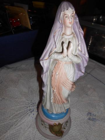 Statue de Sainte vierge en biscuit