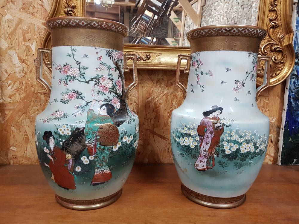 paire de grands vase décor japonisant