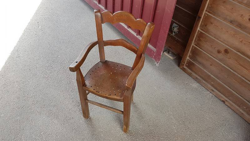 petite chaise pour enfant vers 1900