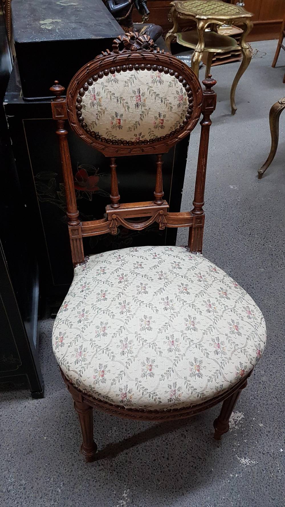 très belle chaise chauffeuse  de style louis XVI